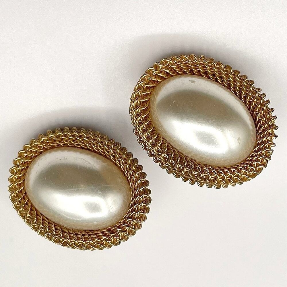 Vintage Faux Pearl Oval Stud Earrings Gold Tone Rope Border Button Style Retro